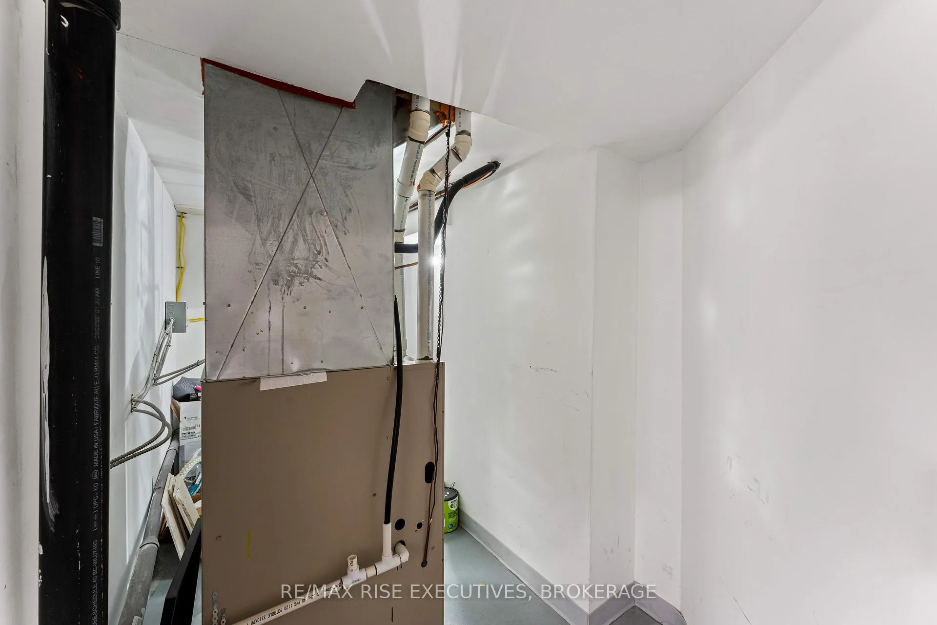 Photo 37 of 639 Walters Street, Kingston, Kingston East (Incl Barret Crt) — HOMEH