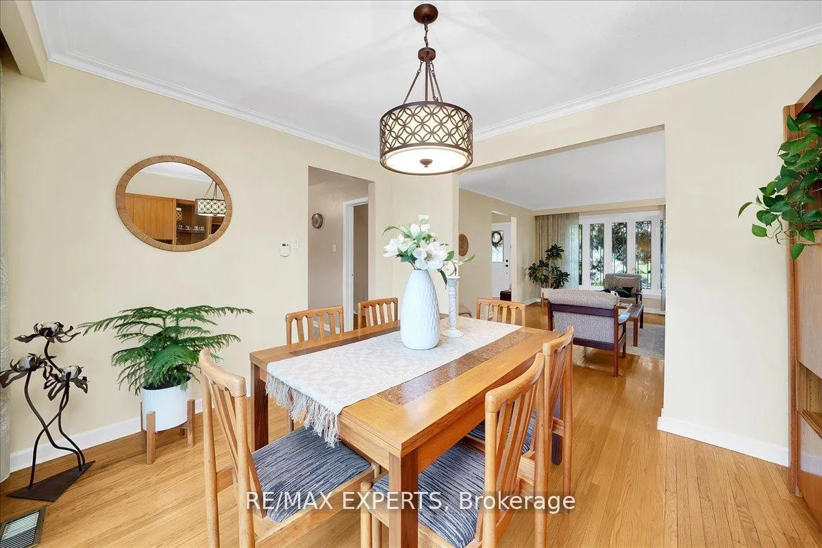 Photo 11 of 239 Mill Road, Etobicoke, Markland Wood — HOMEH