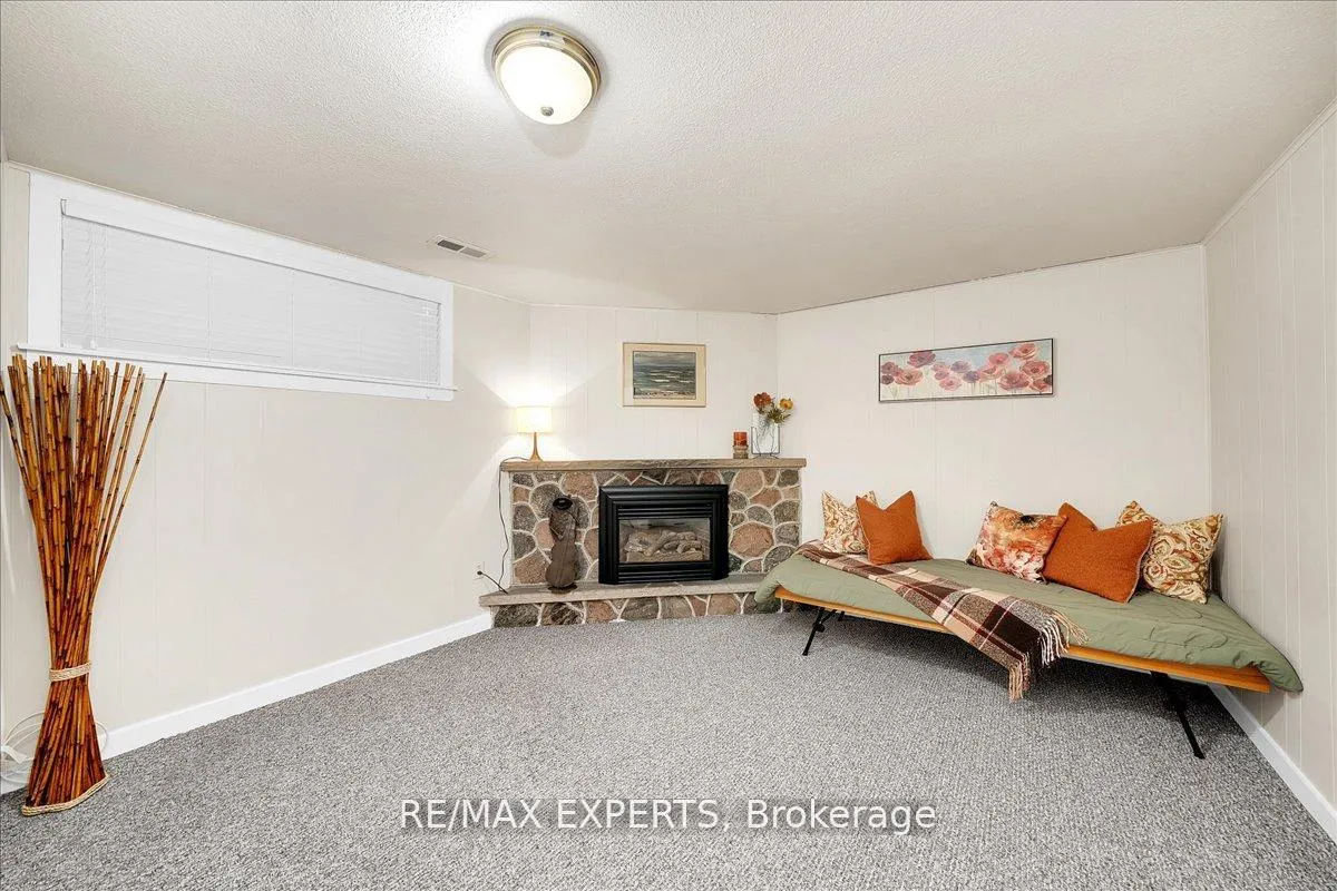 Photo 34 of 239 Mill Road, Etobicoke, Markland Wood — HOMEH