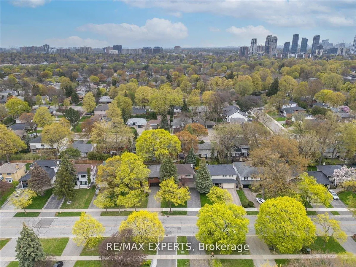 Photo 45 of 239 Mill Road, Etobicoke, Markland Wood — HOMEH