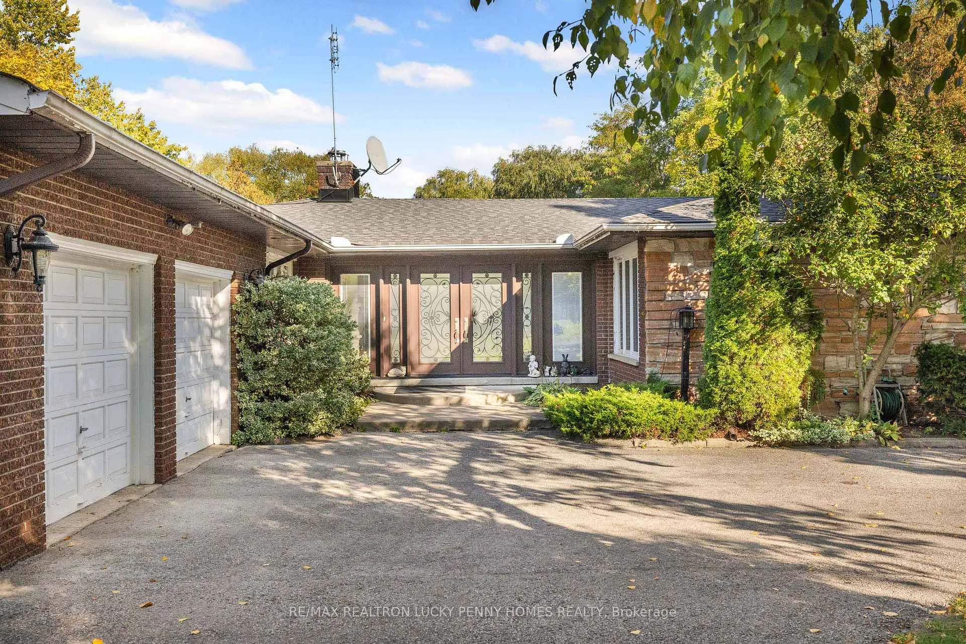 Photo 37 of 9799 Warden Avenue, Markham, Devil's Elbow — HOMEH