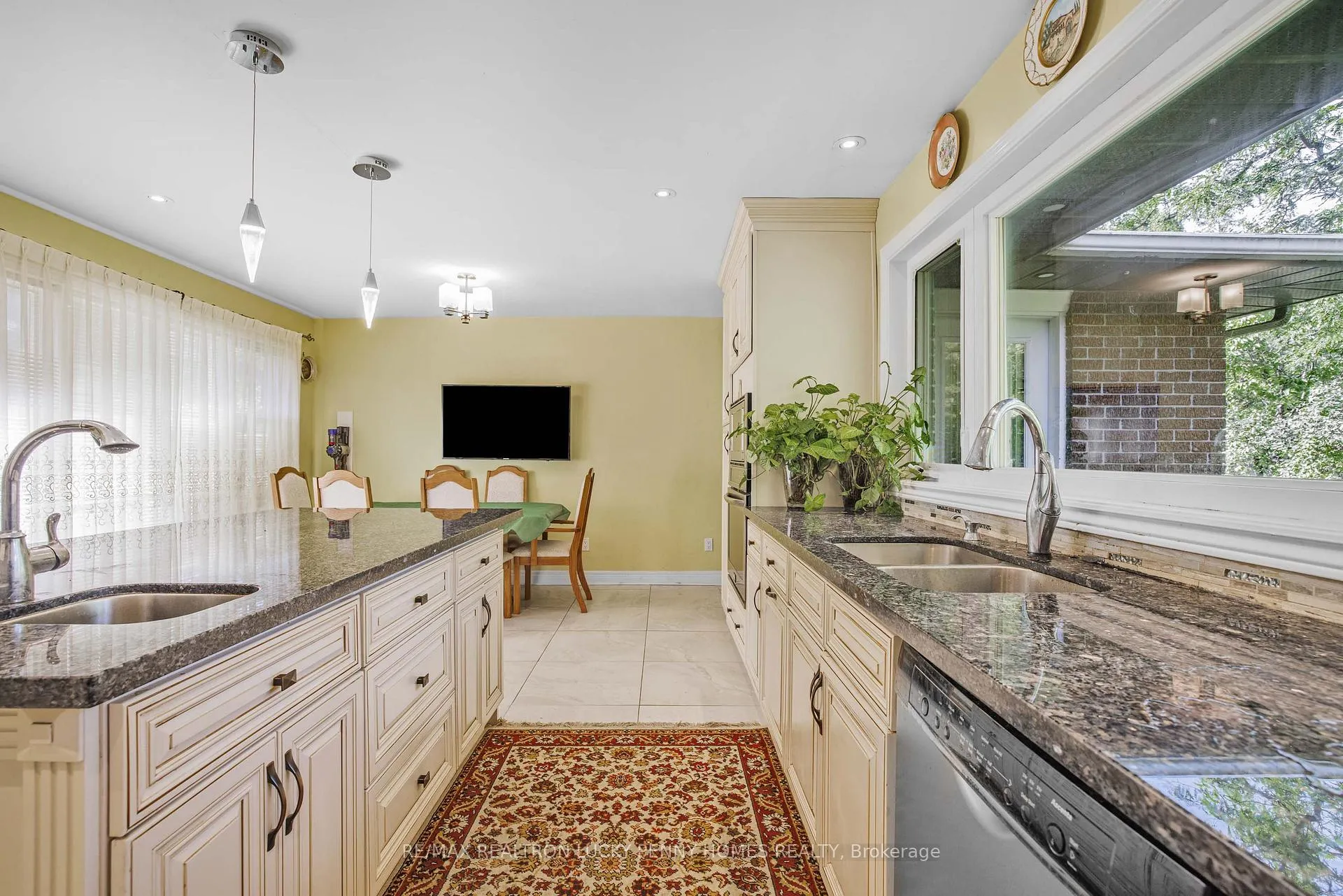 Photo 13 of 9799 Warden Avenue, Markham, Devil's Elbow — HOMEH