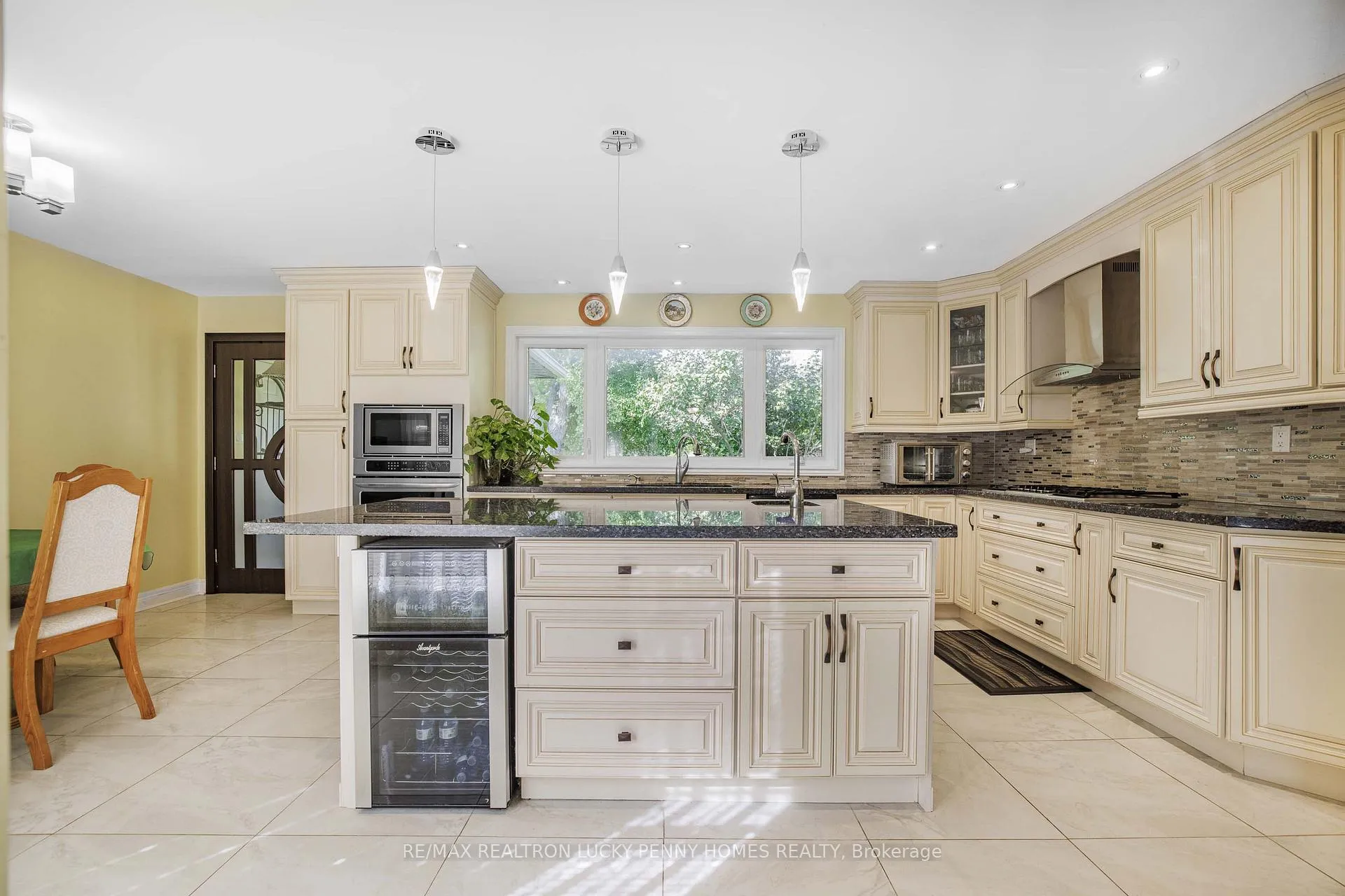 Photo 14 of 9799 Warden Avenue, Markham, Devil's Elbow — HOMEH