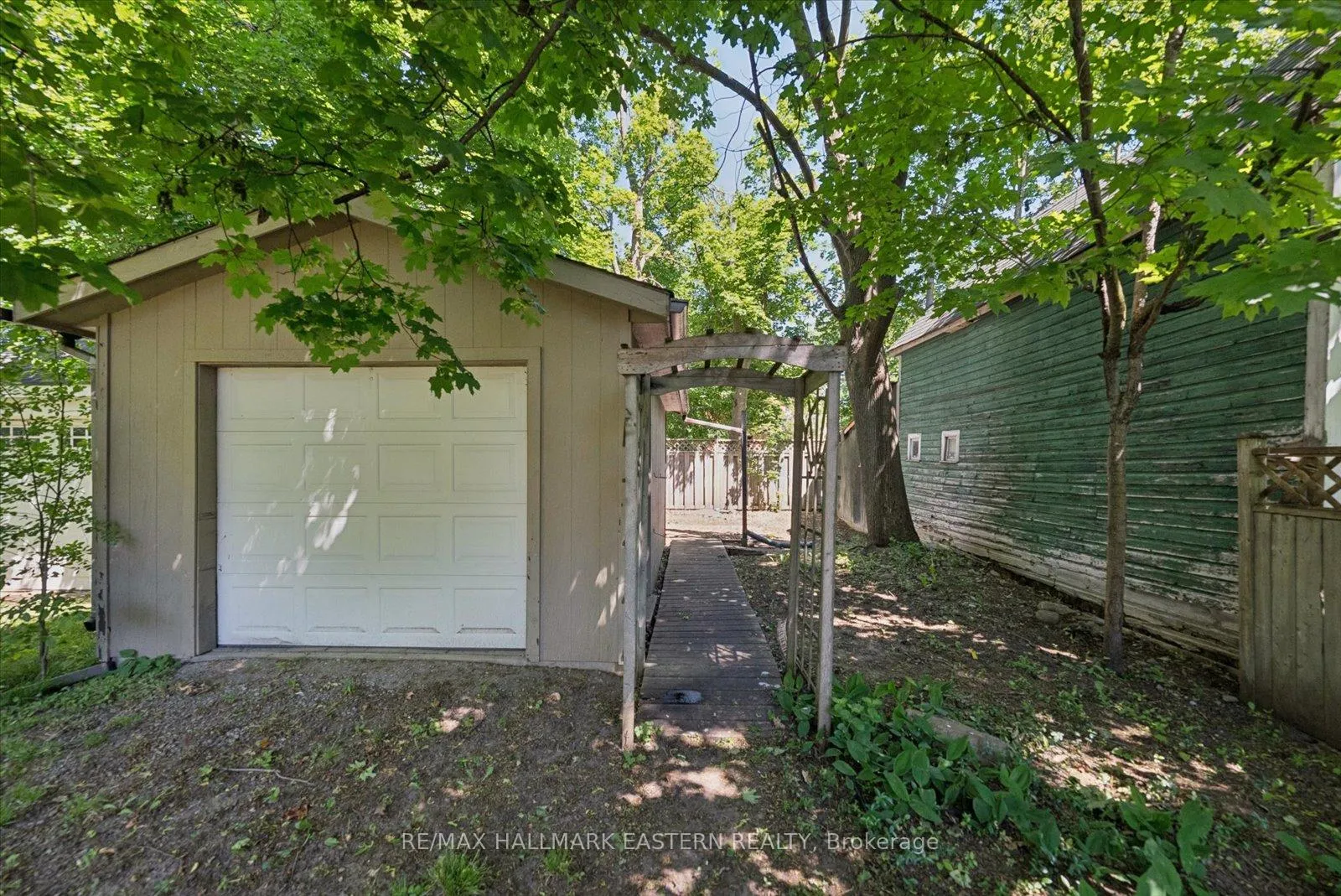 Photo 36 of 474 Gilmour Street, Peterborough, Town Ward 3 — HOMEH