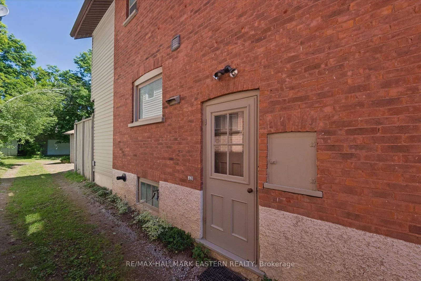 Photo 38 of 474 Gilmour Street, Peterborough, Town Ward 3 — HOMEH