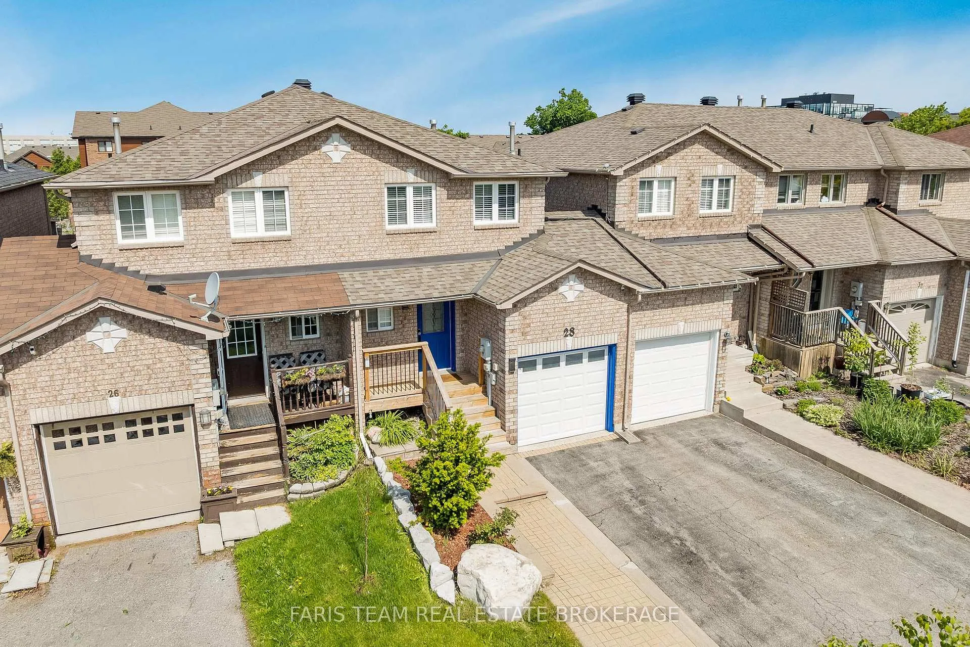 Photo 2 of 28 Raymond Crescent, Barrie, Painswick South — HOMEH