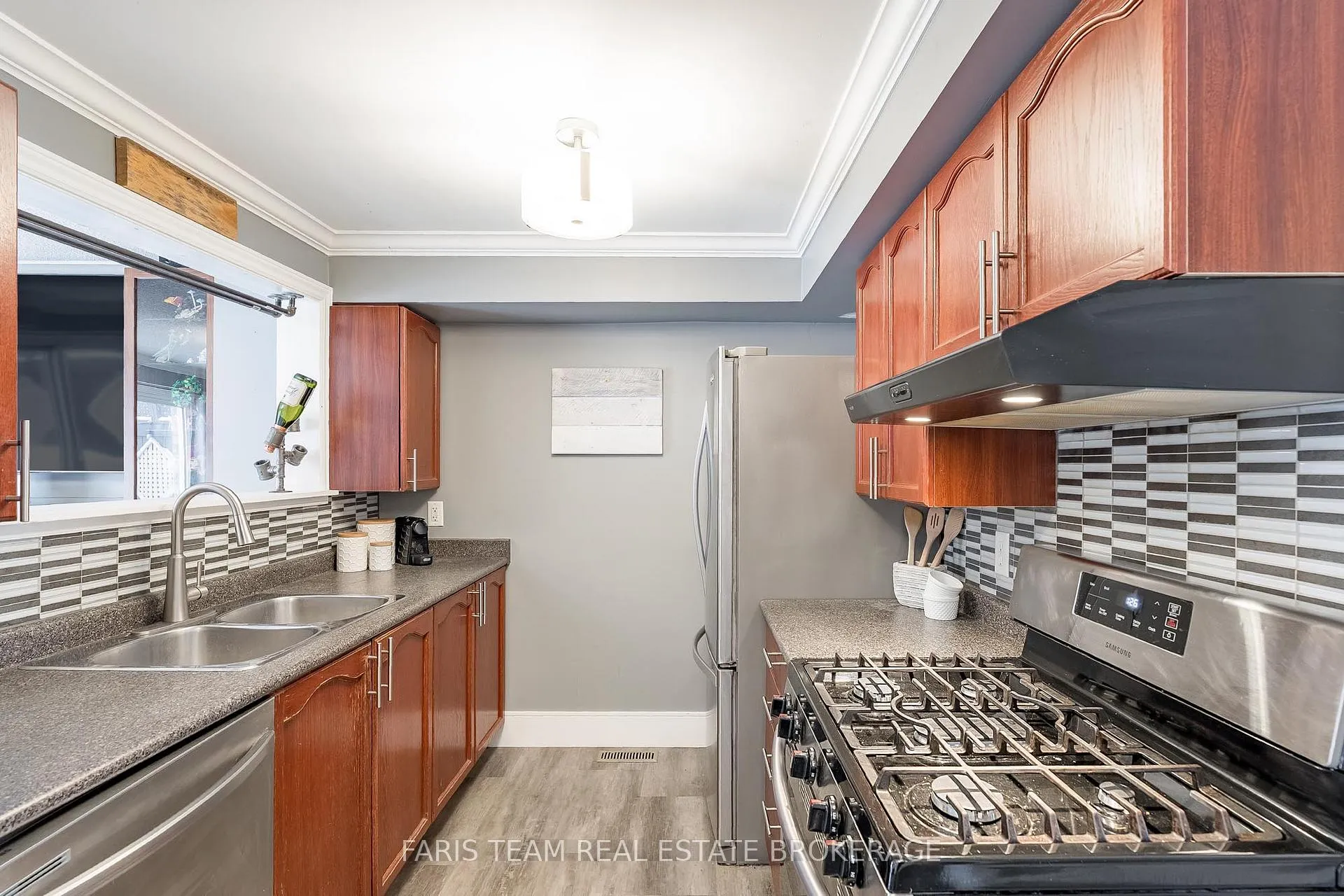 Photo 5 of 28 Raymond Crescent, Barrie, Painswick South — HOMEH