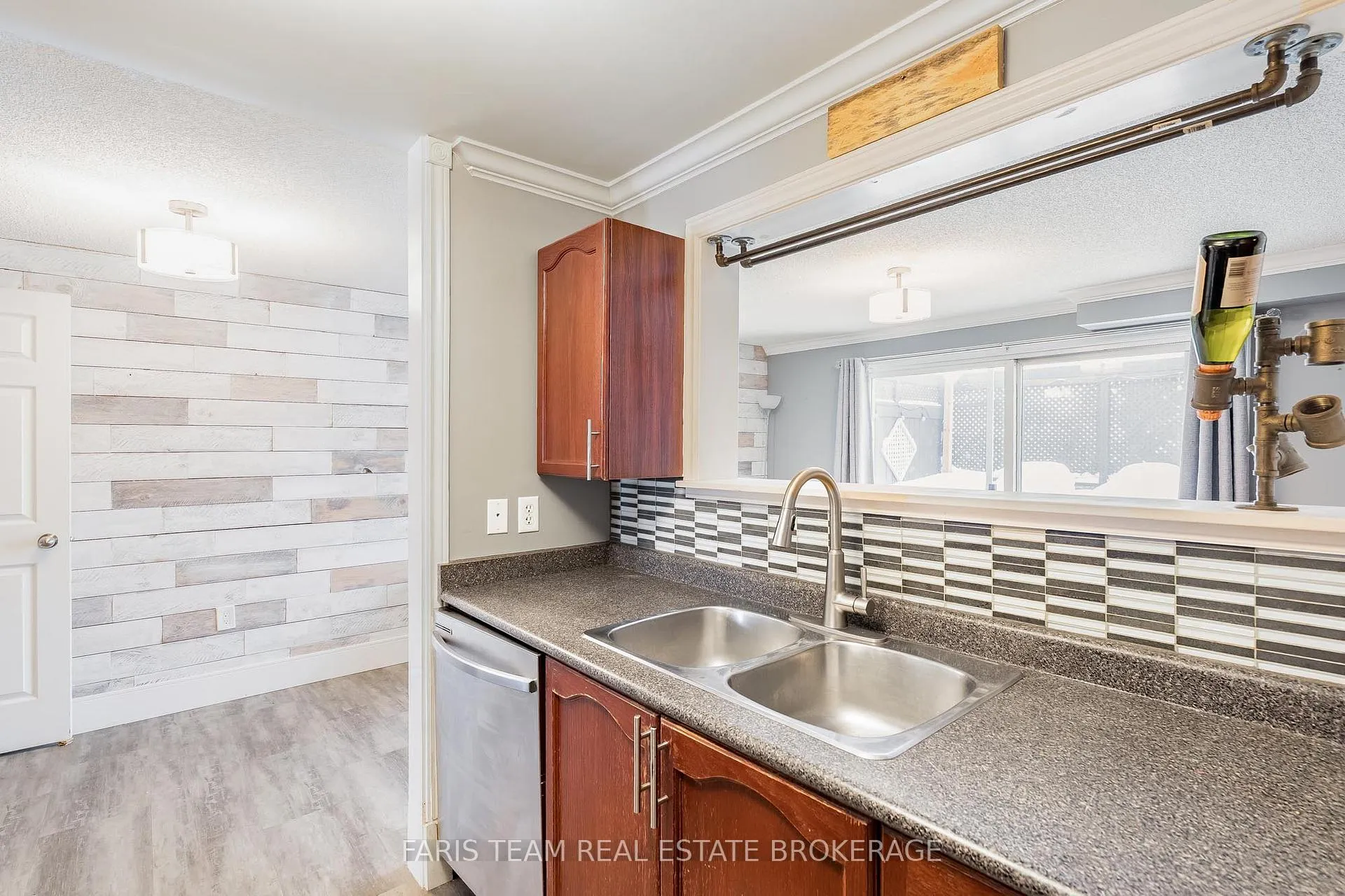 Photo 8 of 28 Raymond Crescent, Barrie, Painswick South — HOMEH