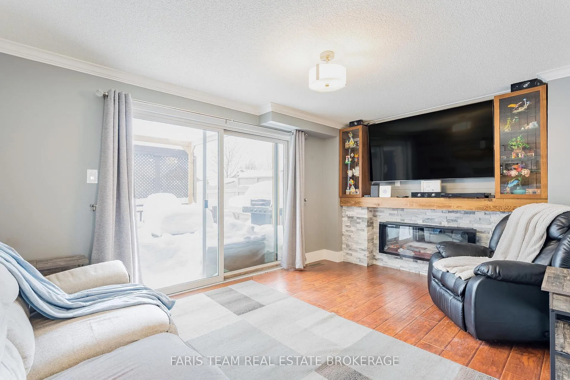 Photo 10 of 28 Raymond Crescent, Barrie, Painswick South — HOMEH
