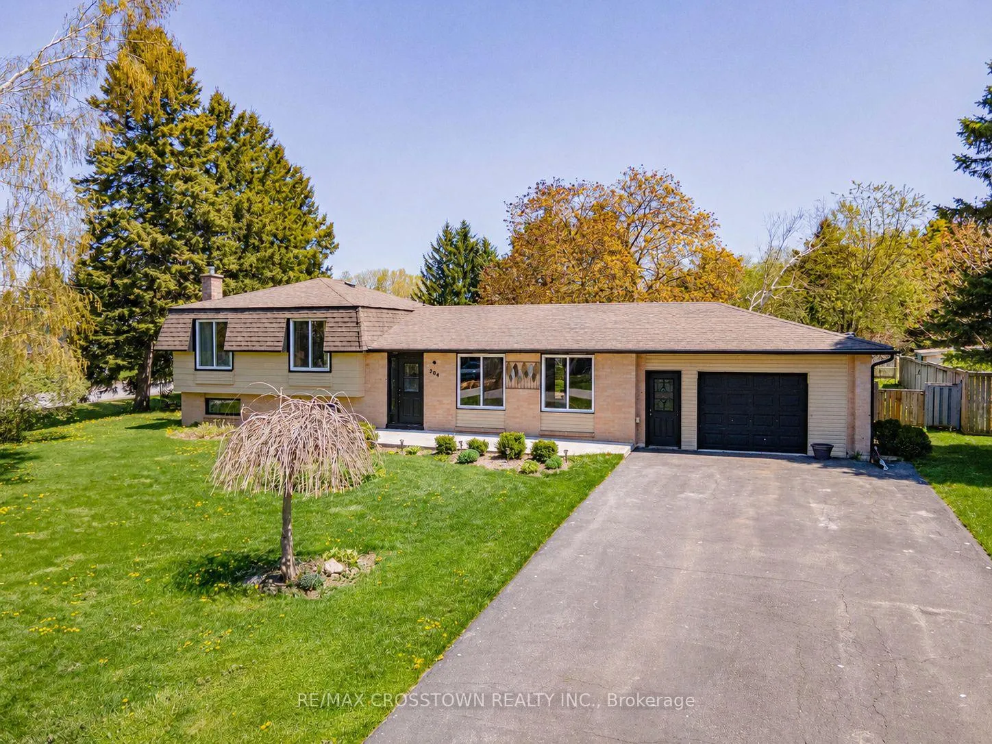 Front of 204 Camilla Crescent