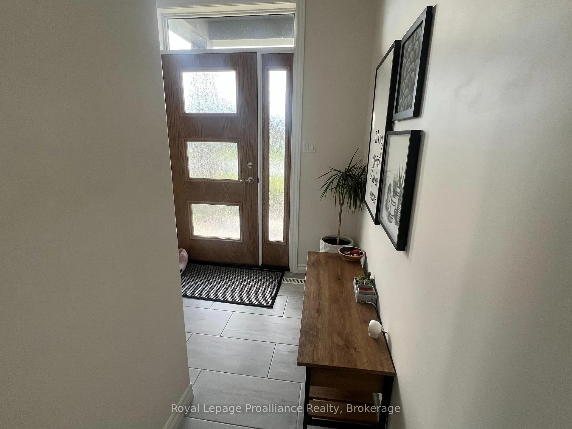Photo 2 of 96 Covington Crescent, Belleville, Thurlow Ward — HOMEH