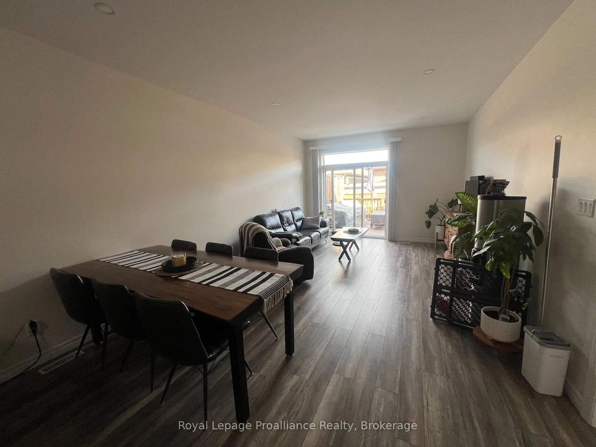 Photo 4 of 96 Covington Crescent, Belleville, Thurlow Ward — HOMEH