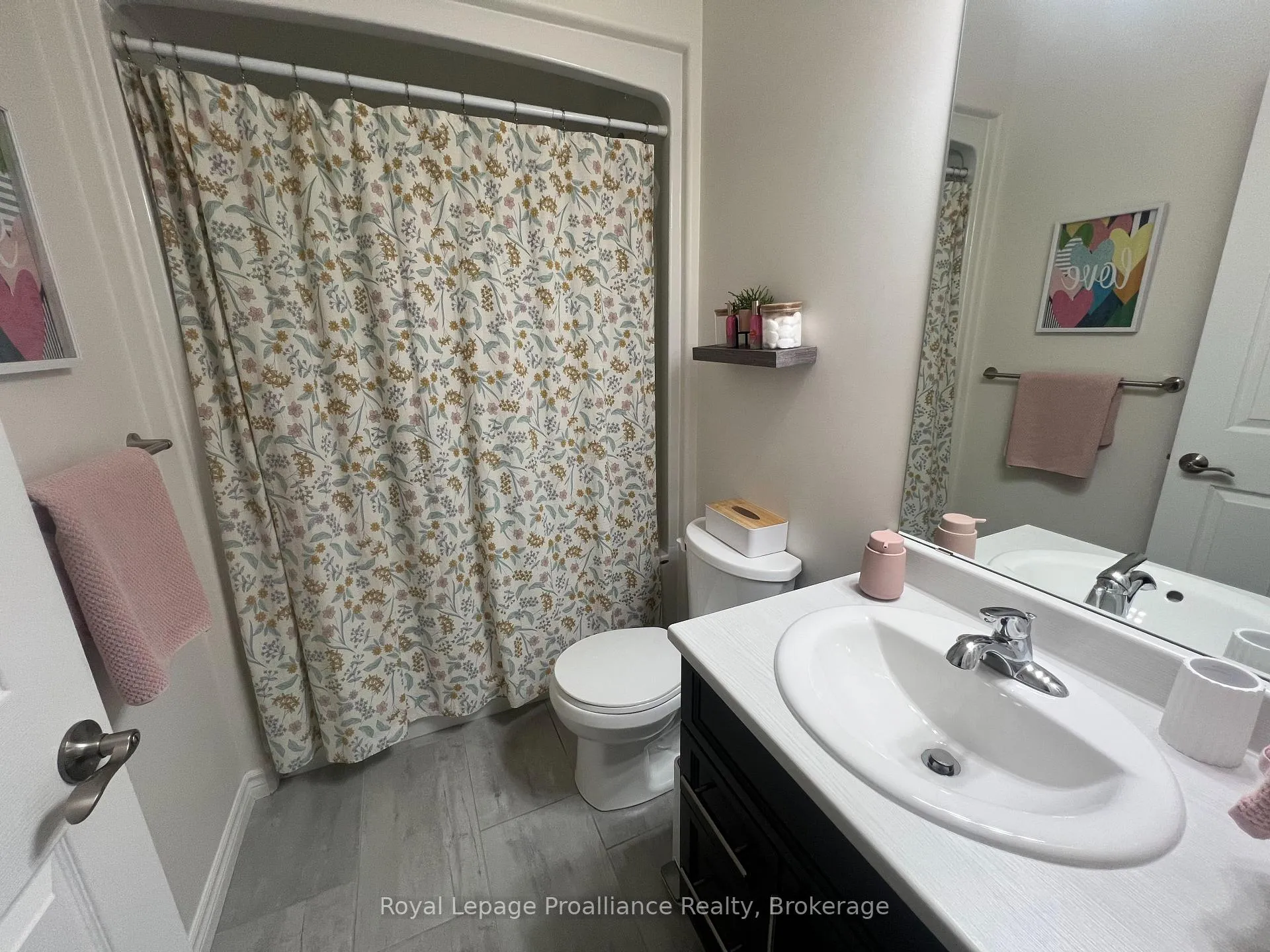 Photo 6 of 96 Covington Crescent, Belleville, Thurlow Ward — HOMEH