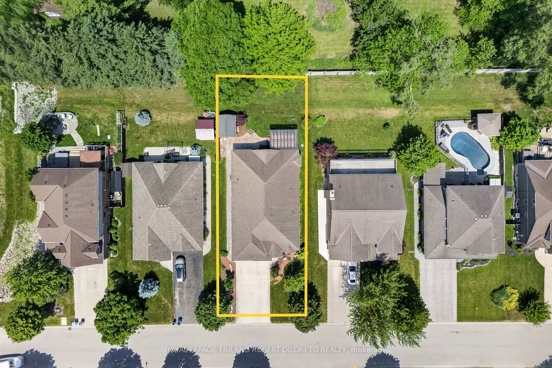 Photo 3 of 103 Union Avenue, Middlesex Centre, Komoka — HOMEH