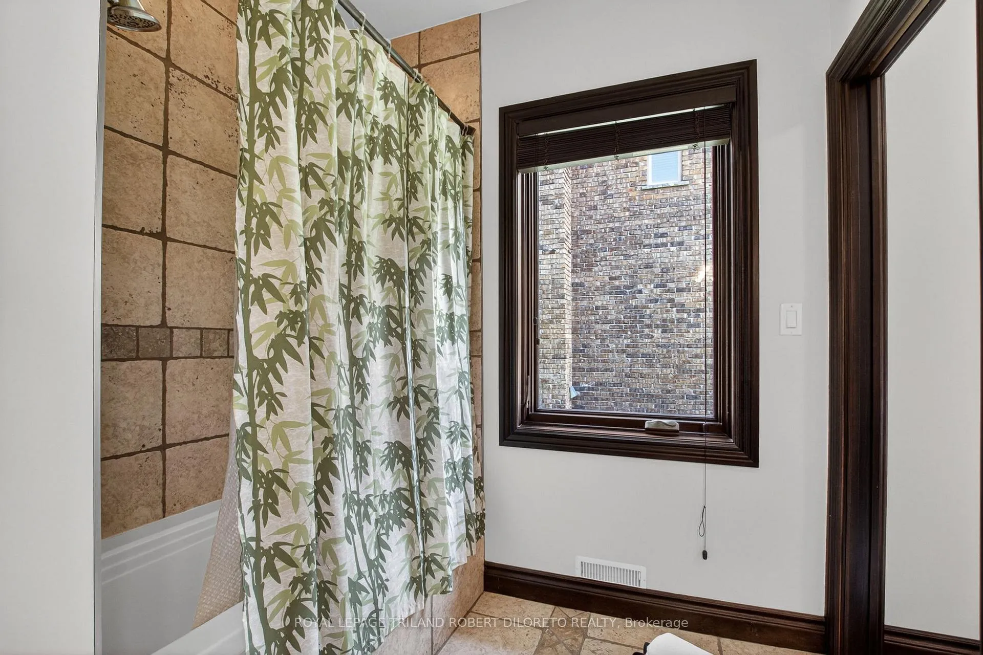 Photo 27 of 103 Union Avenue, Middlesex Centre, Komoka — HOMEH