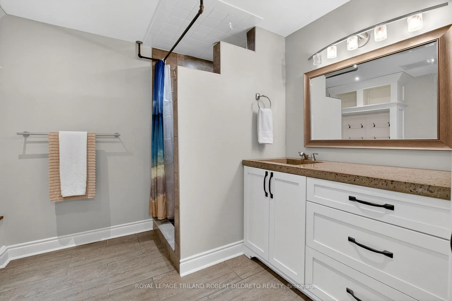 Photo 33 of 103 Union Avenue, Middlesex Centre, Komoka — HOMEH