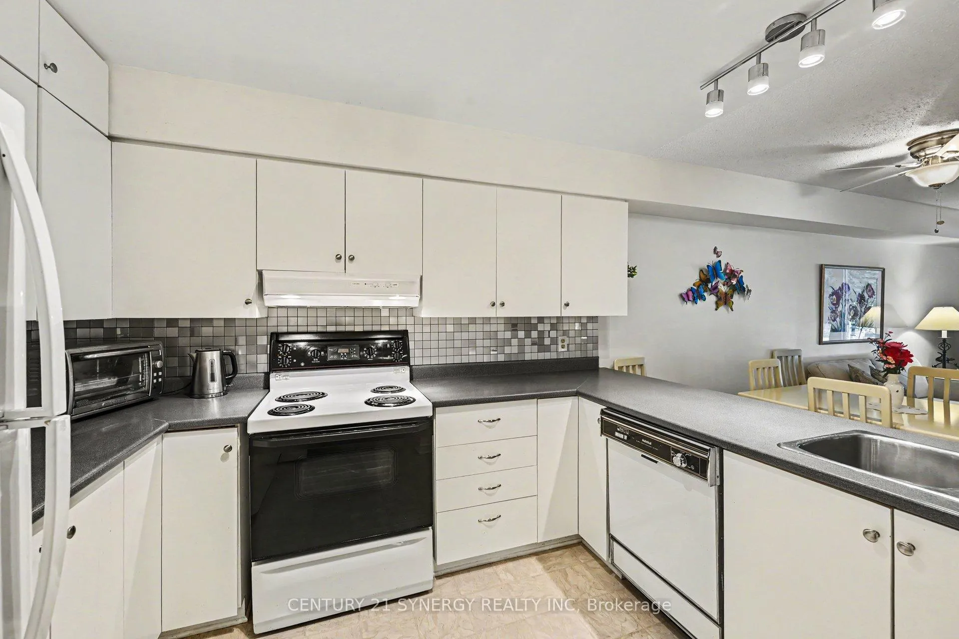 Photo 12 of Unit 108, 61 Jack Crescent, Arnprior — HOMEH