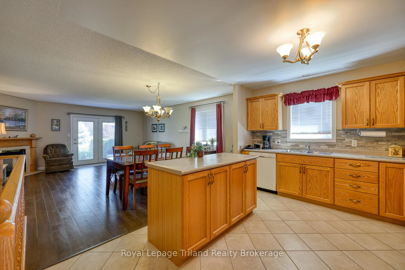 Photo 7 of 121 Weston Drive, Tillsonburg — HOMEH