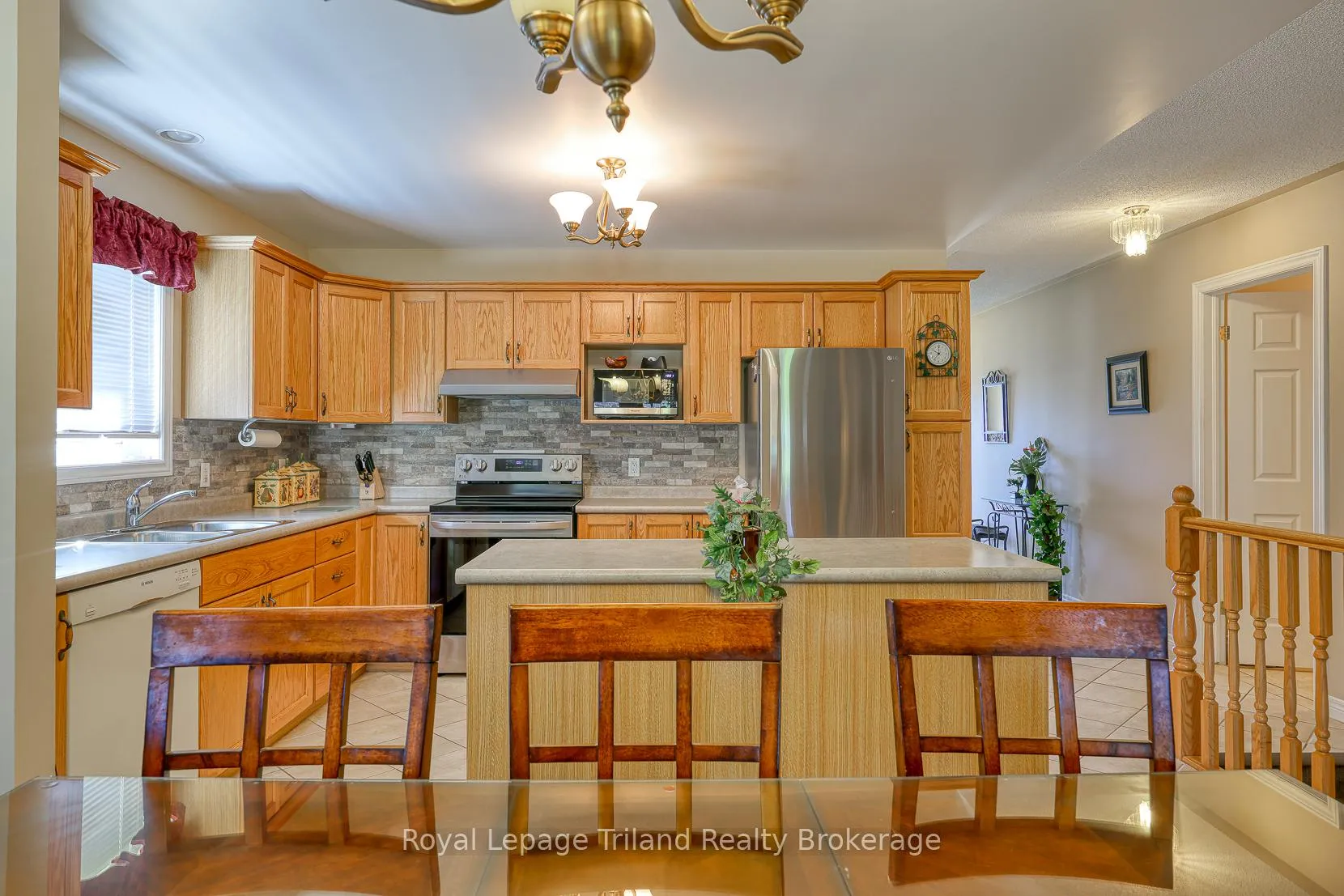 Photo 9 of 121 Weston Drive, Tillsonburg — HOMEH