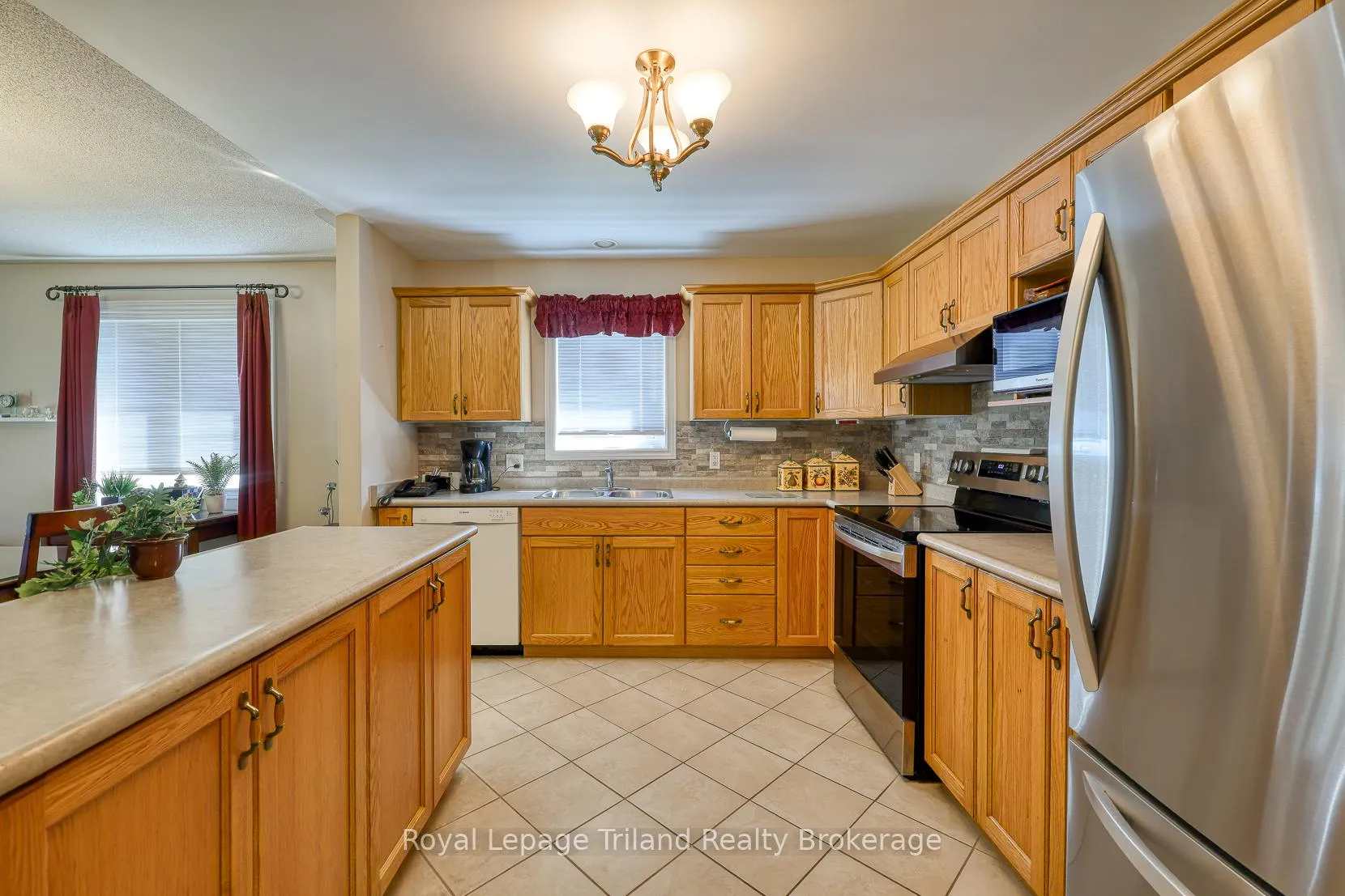 Photo 10 of 121 Weston Drive, Tillsonburg — HOMEH