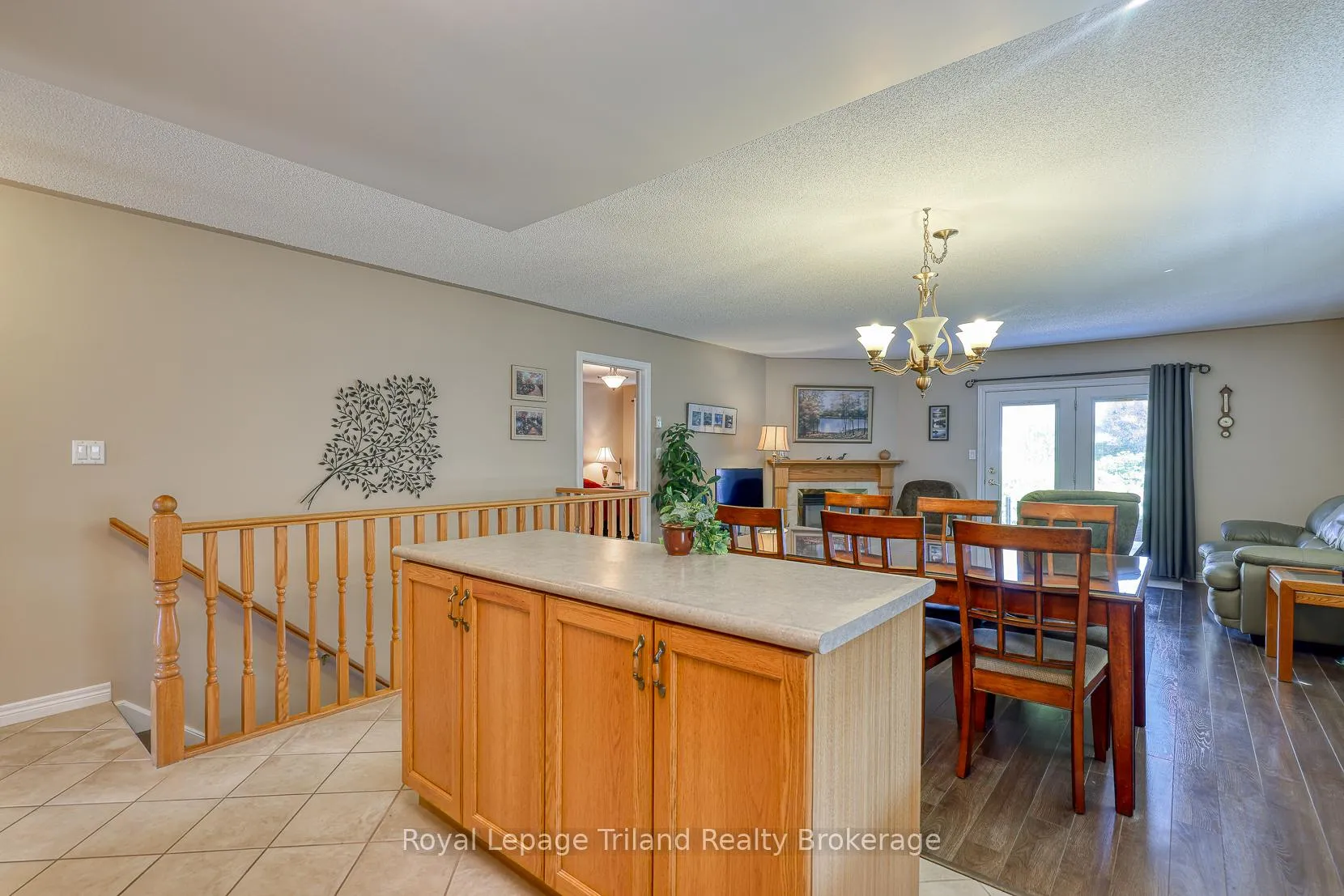 Photo 11 of 121 Weston Drive, Tillsonburg — HOMEH