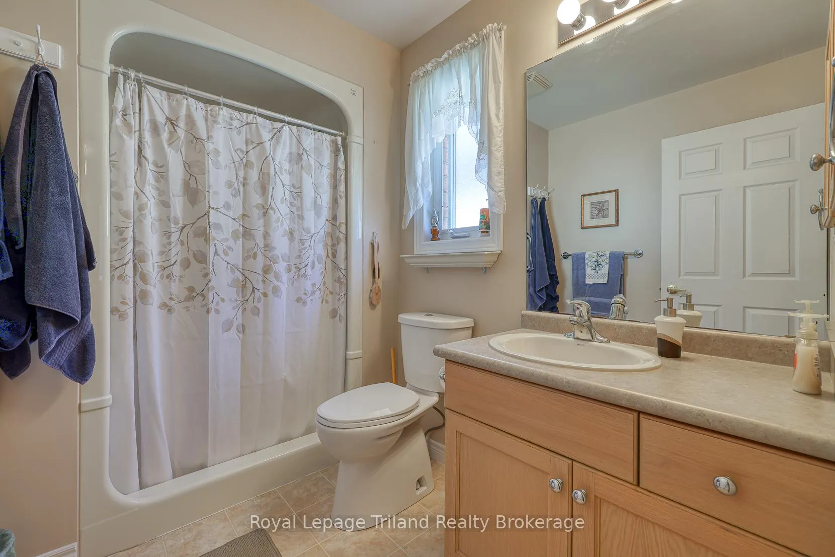 Photo 17 of 121 Weston Drive, Tillsonburg — HOMEH