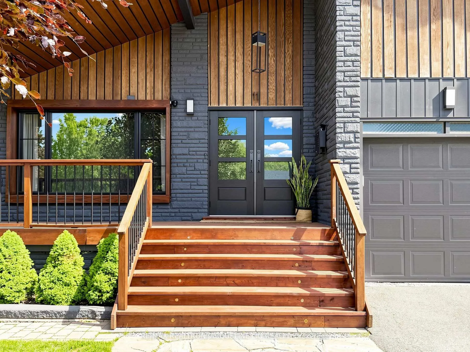 Photo 3 of 11 Kamloops Drive, North York, Pleasant View — HOMEH