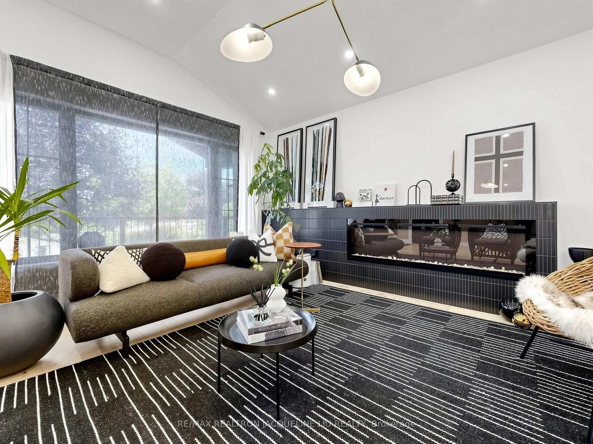Photo 5 of 11 Kamloops Drive, North York, Pleasant View — HOMEH