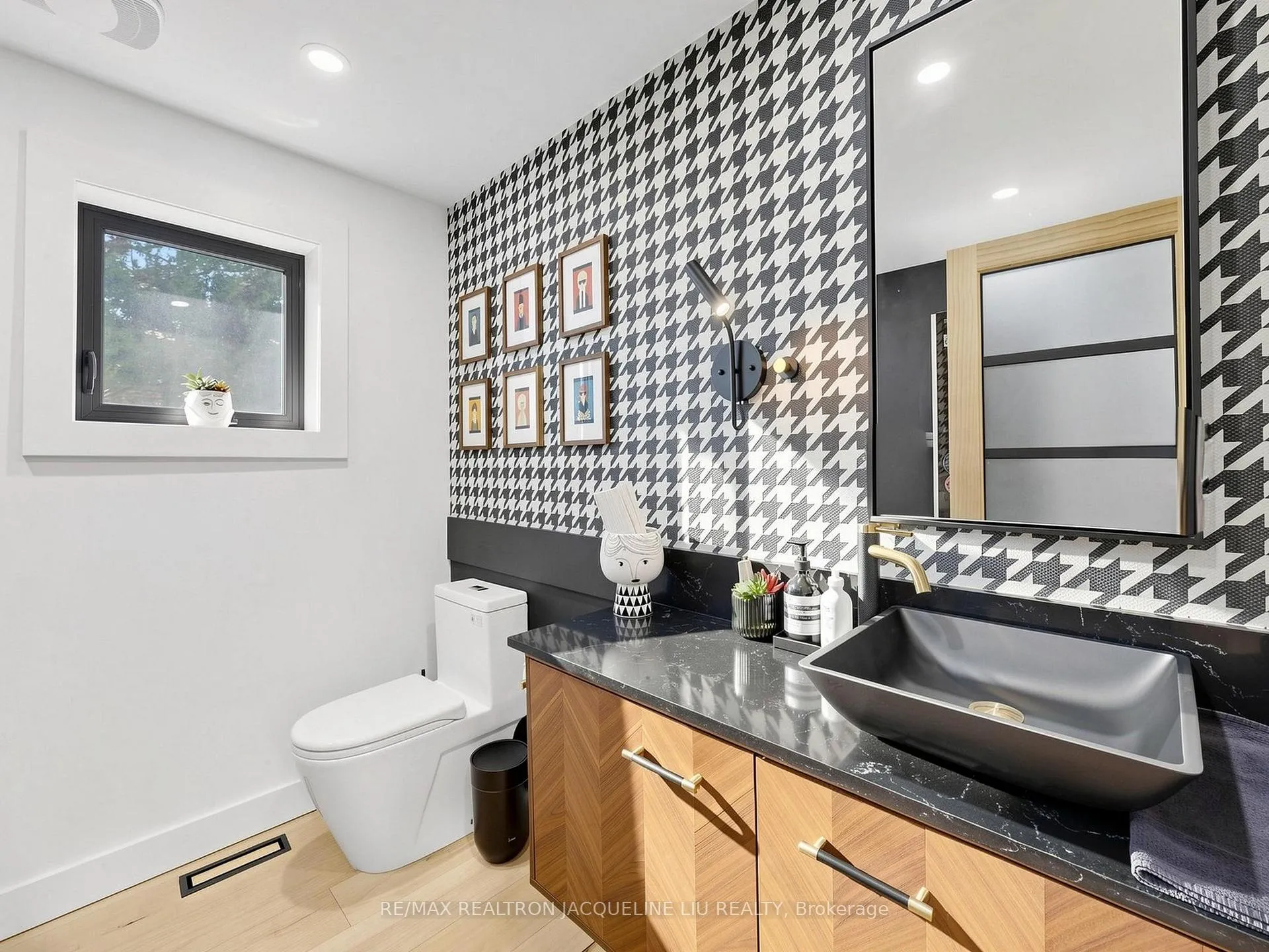Photo 25 of 11 Kamloops Drive, North York, Pleasant View — HOMEH