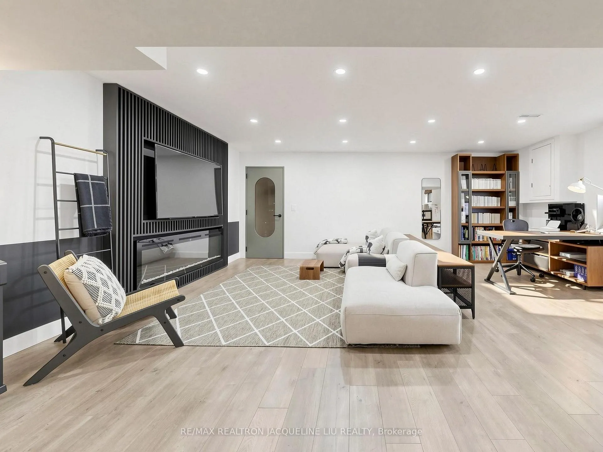 Photo 32 of 11 Kamloops Drive, North York, Pleasant View — HOMEH