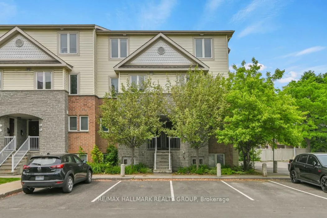 Photo 1 of 39 Strathaven Private, Ottawa, Cyrville — HOMEH