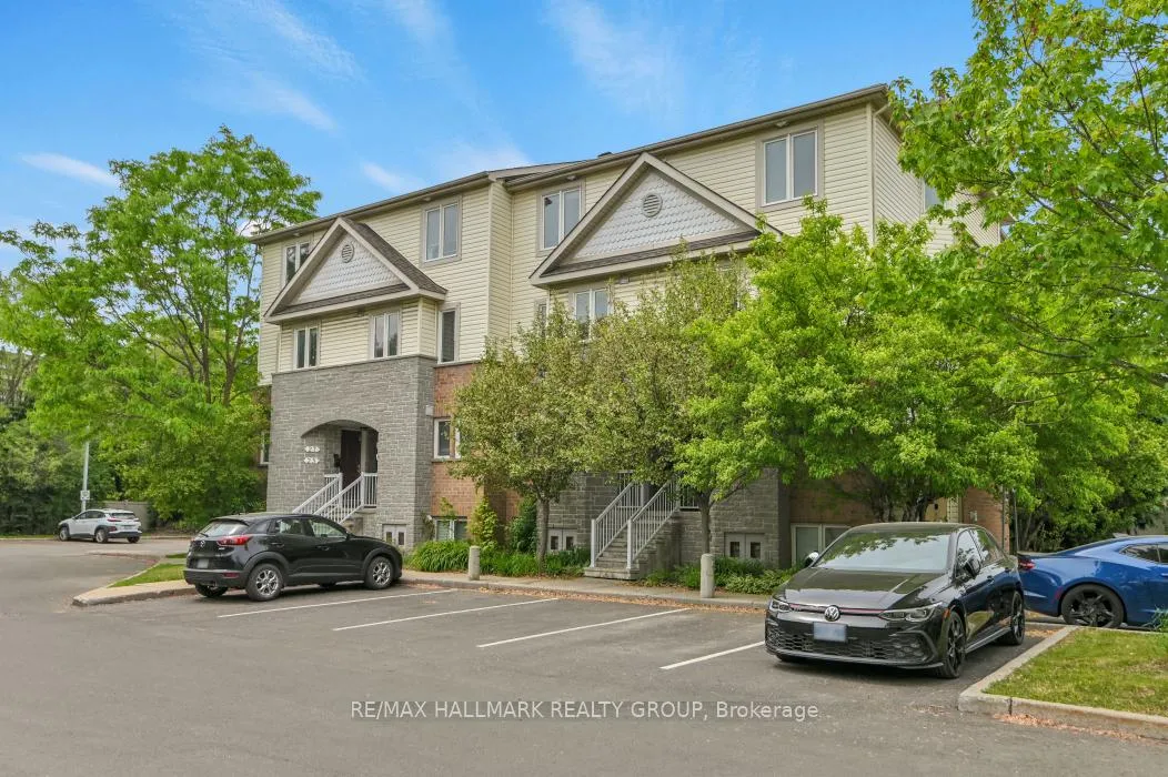 Photo 2 of 39 Strathaven Private, Ottawa, Cyrville — HOMEH