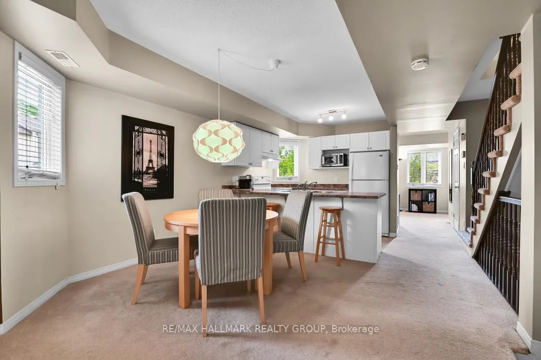 Photo 12 of 39 Strathaven Private, Ottawa, Cyrville — HOMEH