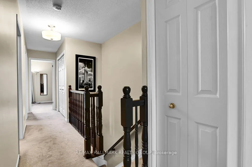 Photo 22 of 39 Strathaven Private, Ottawa, Cyrville — HOMEH