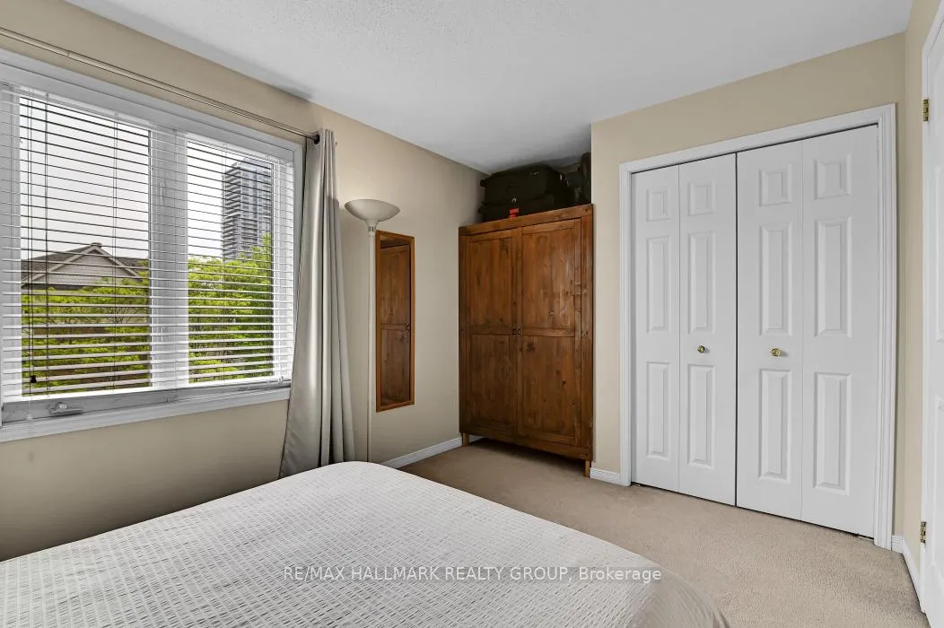 Photo 27 of 39 Strathaven Private, Ottawa, Cyrville — HOMEH