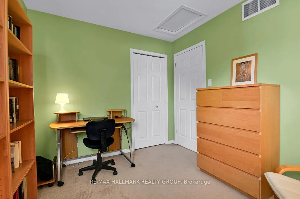 Photo 29 of 39 Strathaven Private, Ottawa, Cyrville — HOMEH
