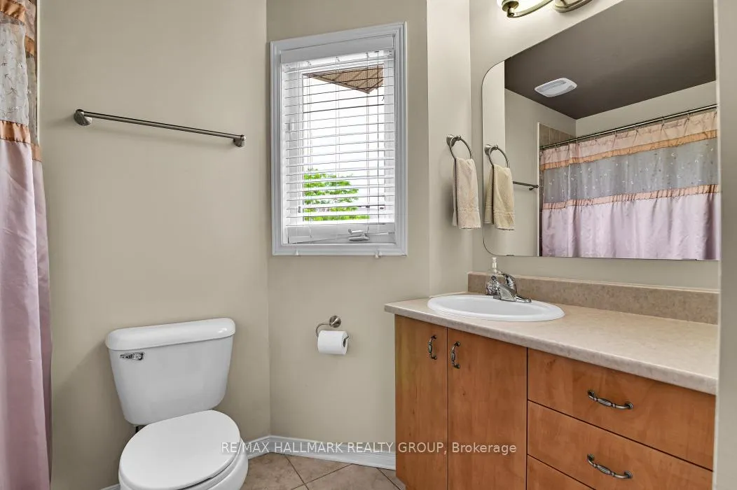 Photo 30 of 39 Strathaven Private, Ottawa, Cyrville — HOMEH