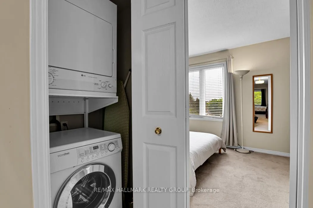 Photo 32 of 39 Strathaven Private, Ottawa, Cyrville — HOMEH