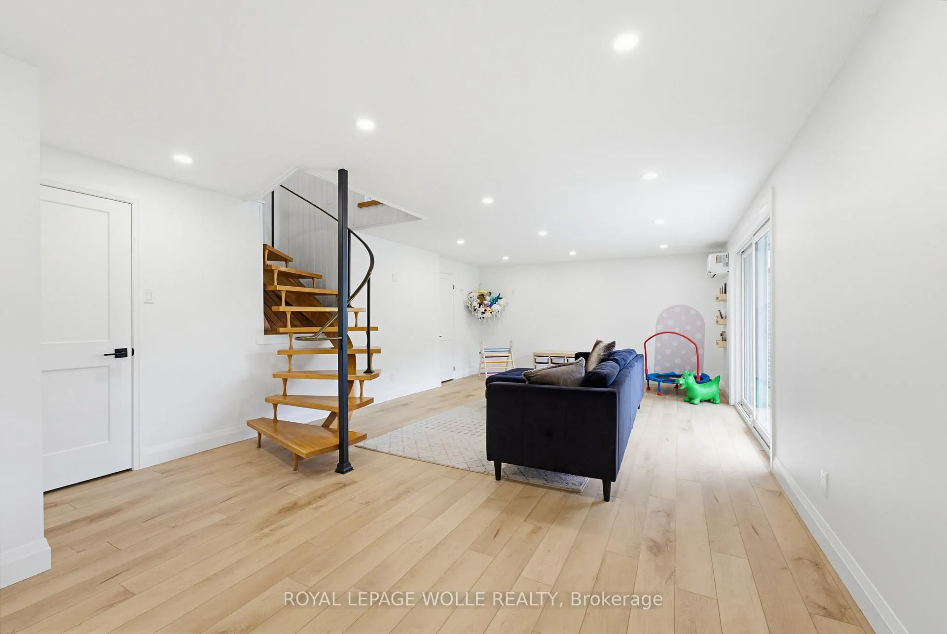 Photo 35 of 3623 Nafziger Road, Wellesley — HOMEH