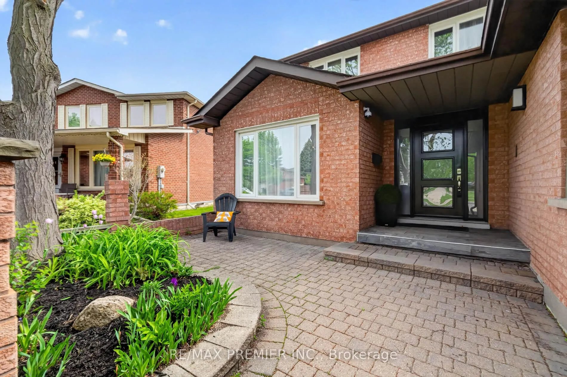 Photo 3 of 248 Forest Drive, Vaughan, West Woodbridge — HOMEH
