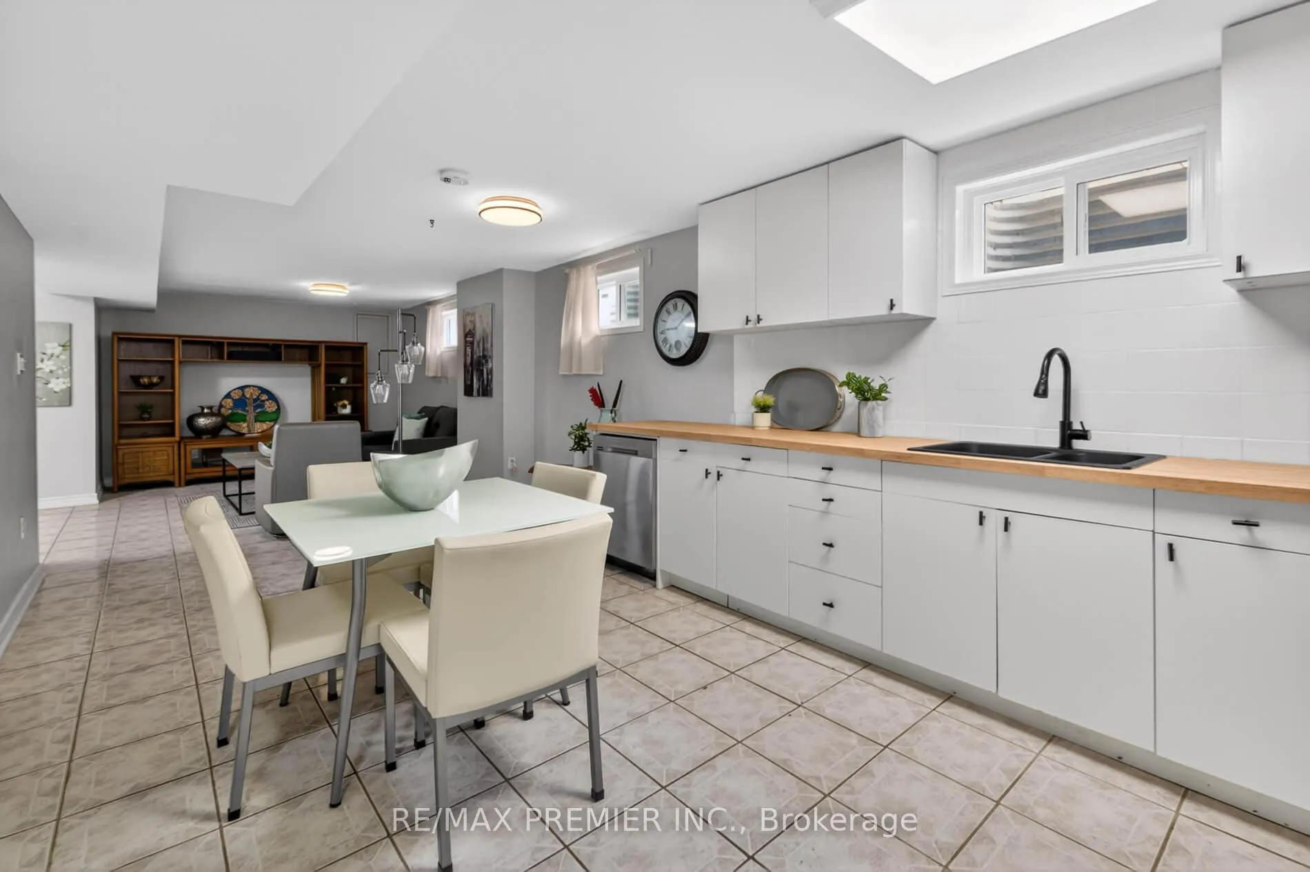 Photo 42 of 248 Forest Drive, Vaughan, West Woodbridge — HOMEH