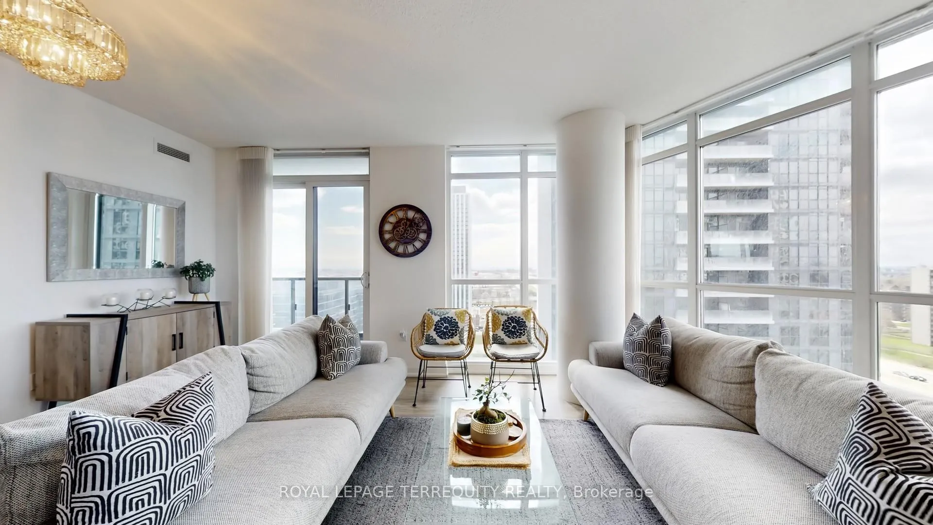 Photo 5 of Unit 1304, 9 Valhalla Inn Road, Etobicoke, Islington-City Centre West — HOMEH