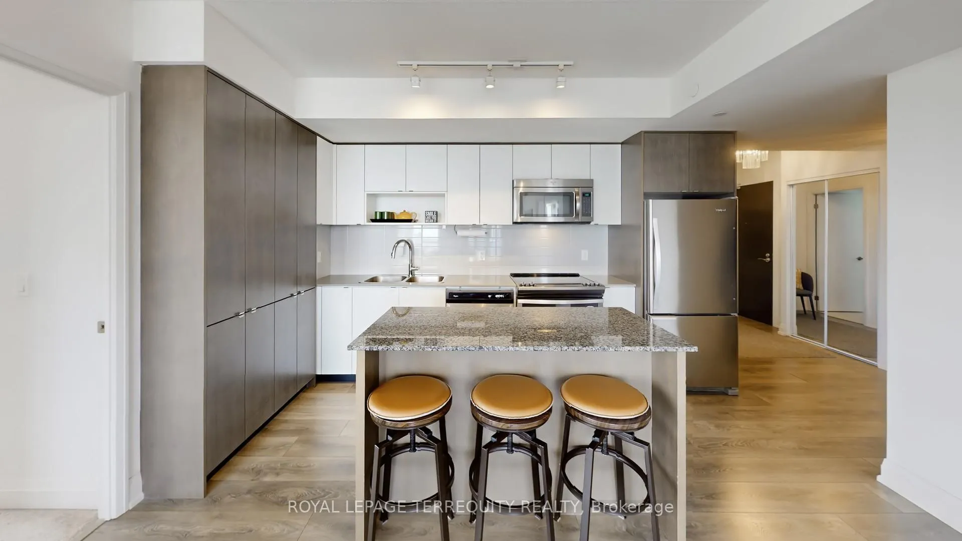 Photo 8 of Unit 1304, 9 Valhalla Inn Road, Etobicoke, Islington-City Centre West — HOMEH