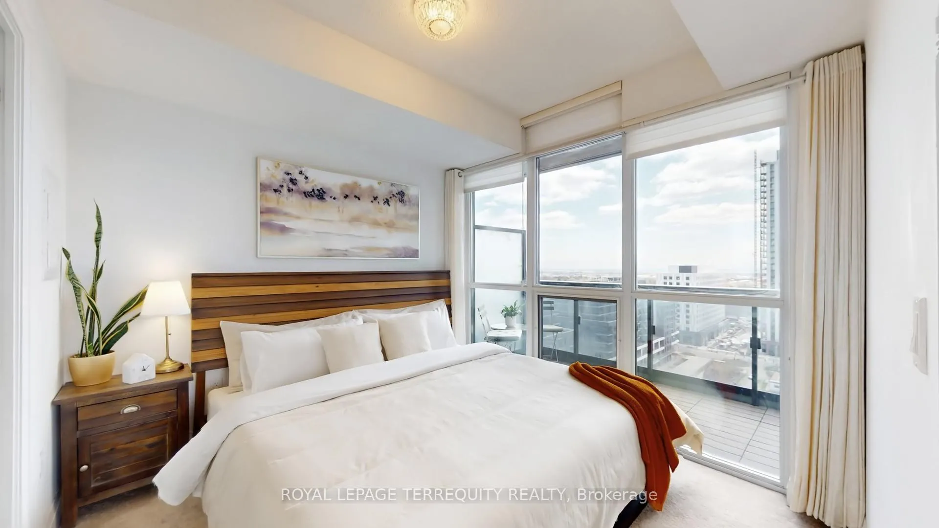 Photo 10 of Unit 1304, 9 Valhalla Inn Road, Etobicoke, Islington-City Centre West — HOMEH