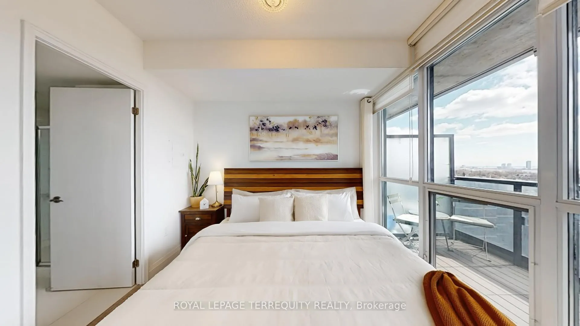 Photo 11 of Unit 1304, 9 Valhalla Inn Road, Etobicoke, Islington-City Centre West — HOMEH