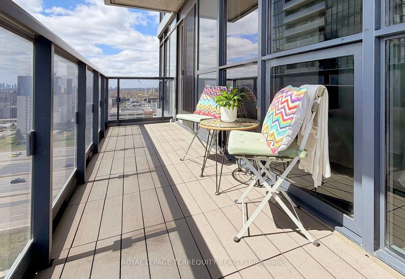 Photo 24 of Unit 1304, 9 Valhalla Inn Road, Etobicoke, Islington-City Centre West — HOMEH