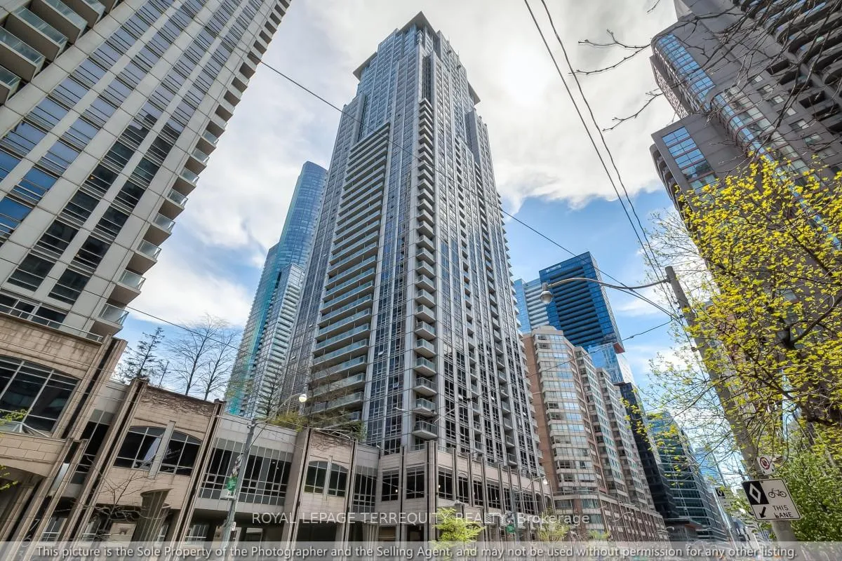 Photo 4 of Unit 3202, 761 Bay Street, Toronto, Bay Street Corridor — HOMEH