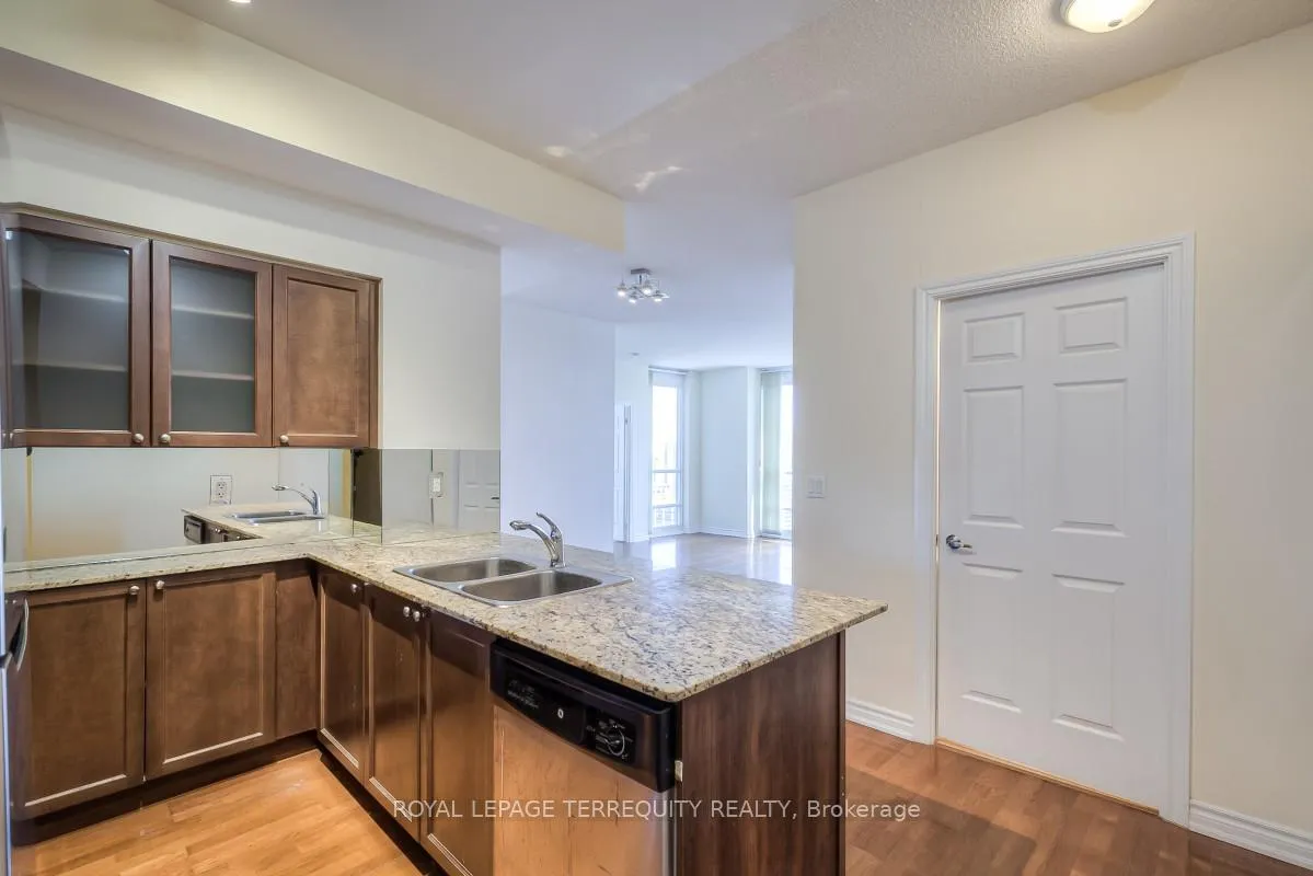 Photo 5 of Unit 3202, 761 Bay Street, Toronto, Bay Street Corridor — HOMEH