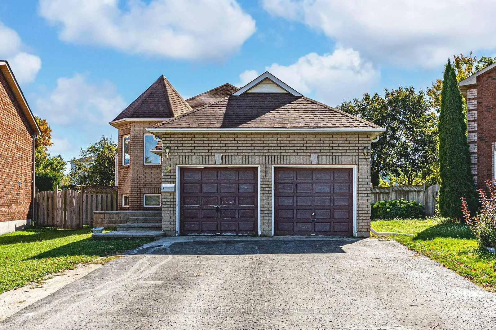 Front of Unit Lower, 9 Kestrel Court