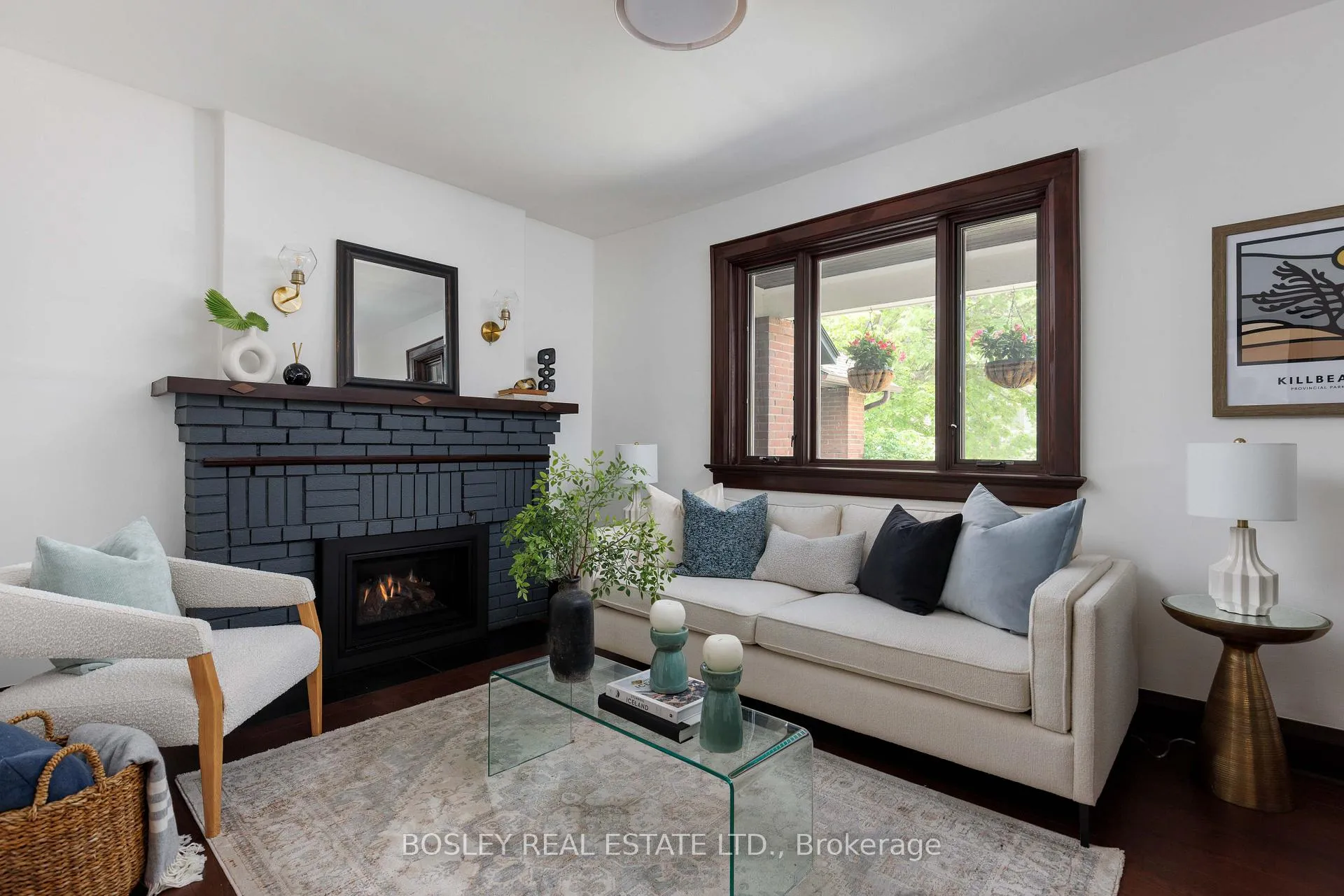 Photo 6 of 249 Gainsborough Road, Toronto, Woodbine Corridor — HOMEH